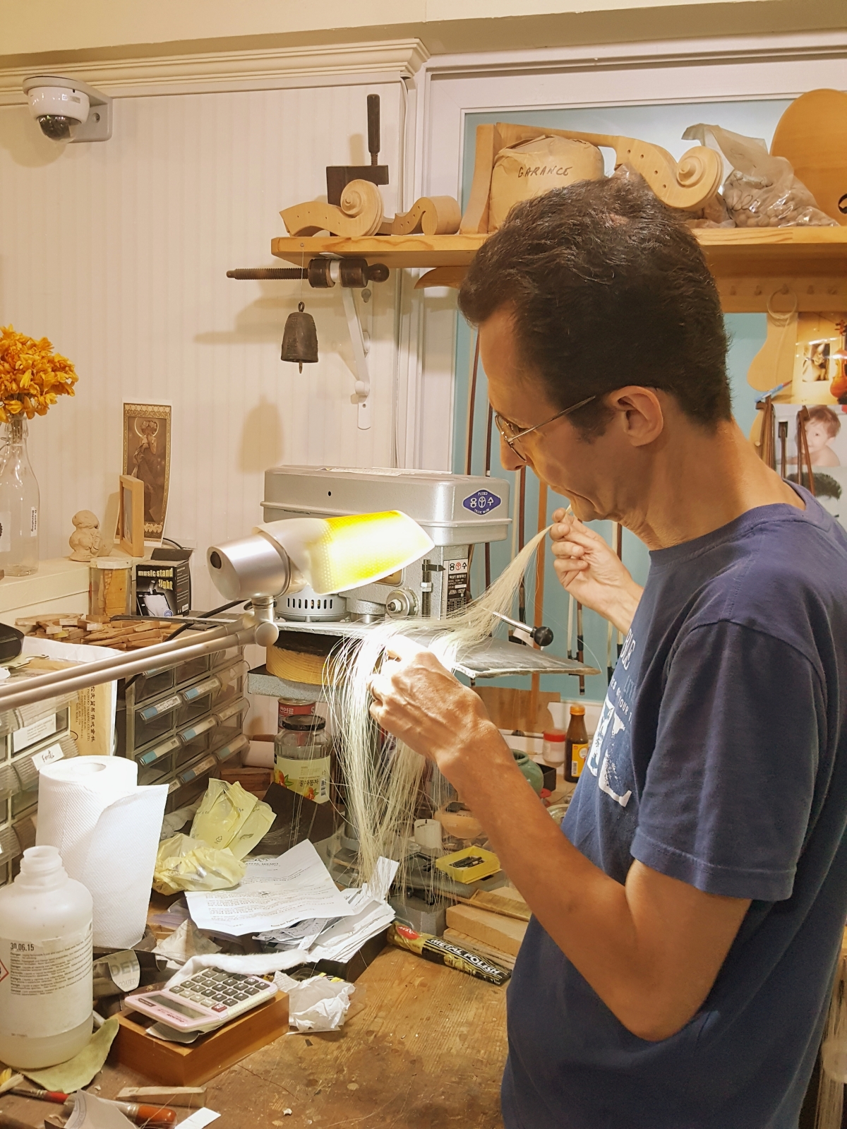 E03: Marc Chavaneau – a violin maker from Orléans, France with deep roots in South Korea